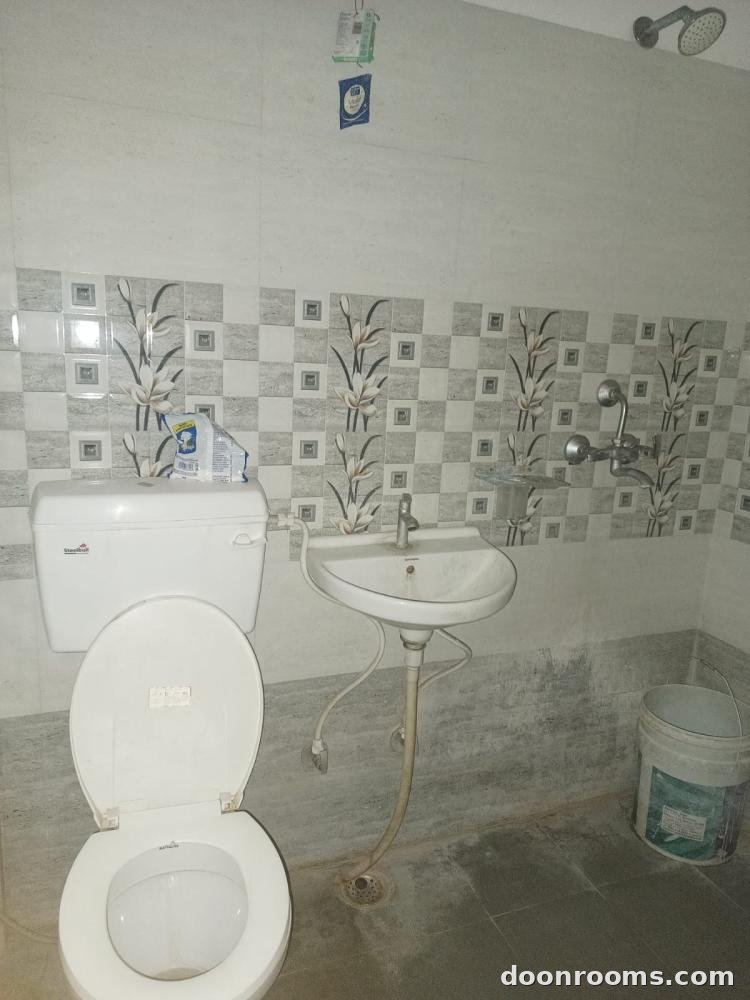 Single Room Available in Dharampur