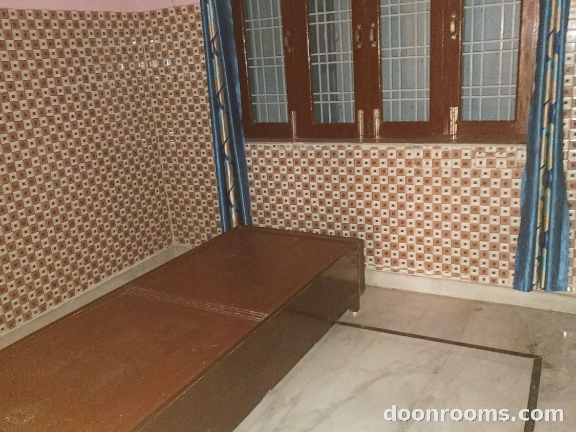 Double room available with kitchen bathroom in Ballupur