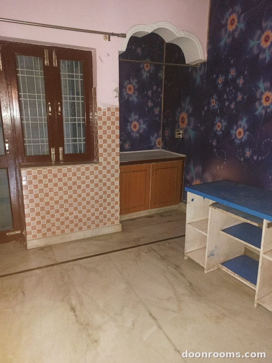 Double room available with kitchen bathroom in Ballupur