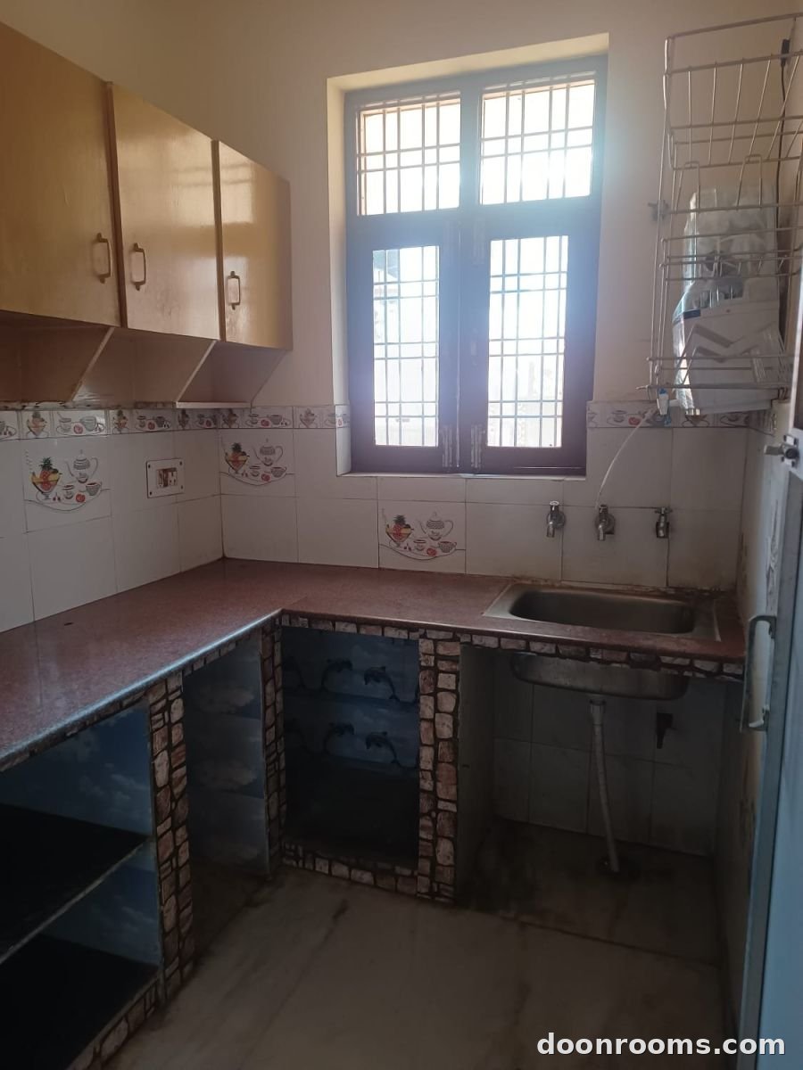 Double room available with kitchen bathroom in Ballupur
