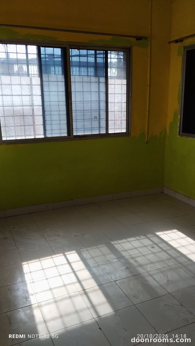 Single Room with kitchen and bathroom available in Banjarawala Dehradun
