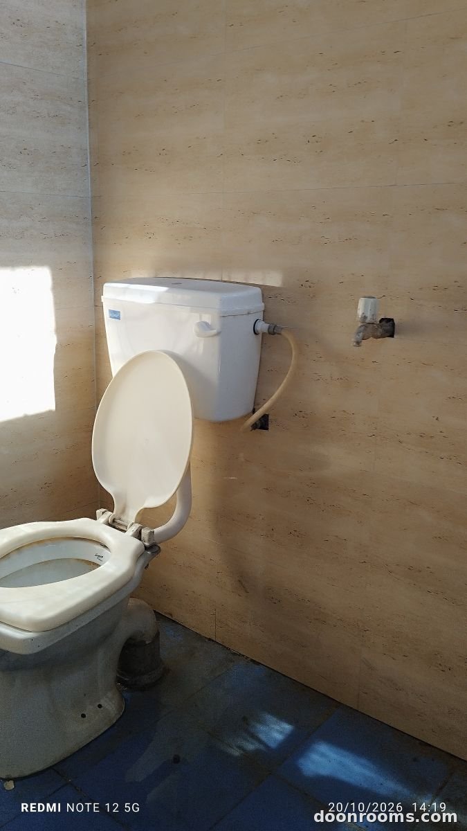 Single Room with kitchen and bathroom available in Banjarawala Dehradun