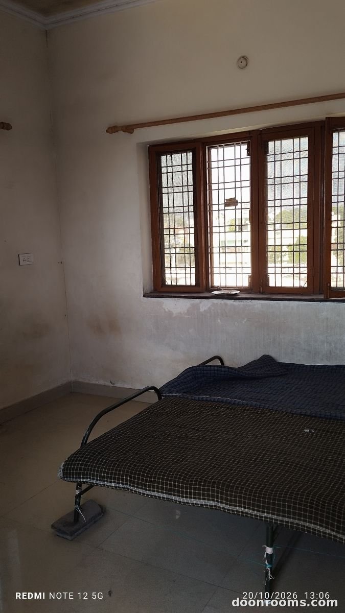 Double Room with kitchen and bathroom available in Ajabpur Kalan Dehradun