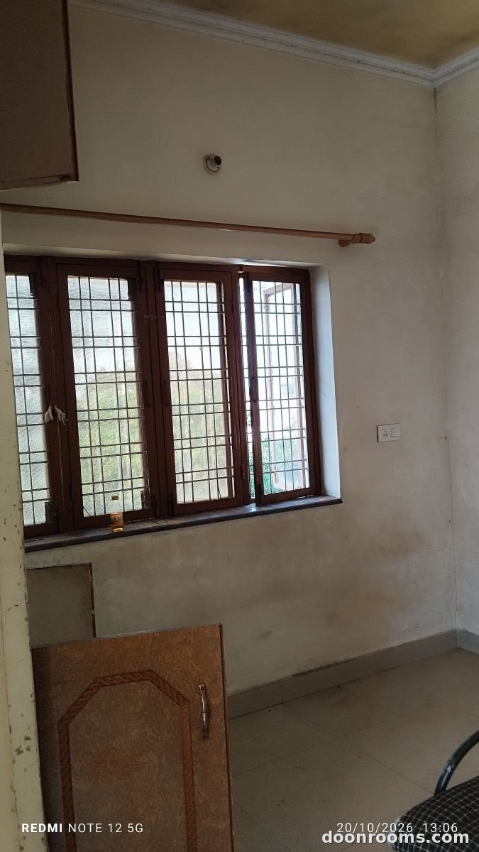 Double Room with kitchen and bathroom available in Ajabpur Kalan Dehradun