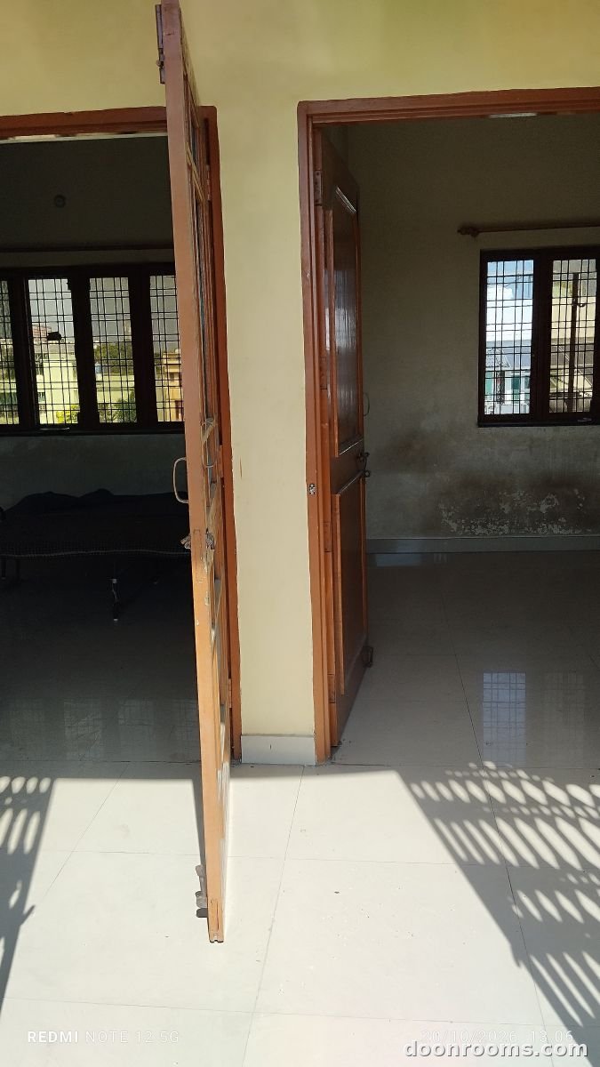 Double Room with kitchen and bathroom available in Ajabpur Kalan Dehradun