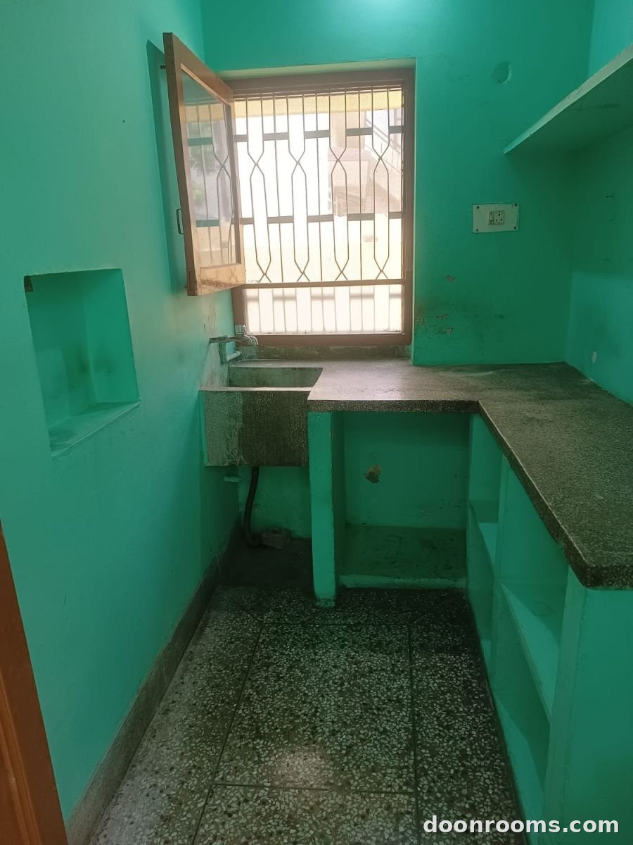 Single Room with kitchen and bathroom near LIC building Dharampur